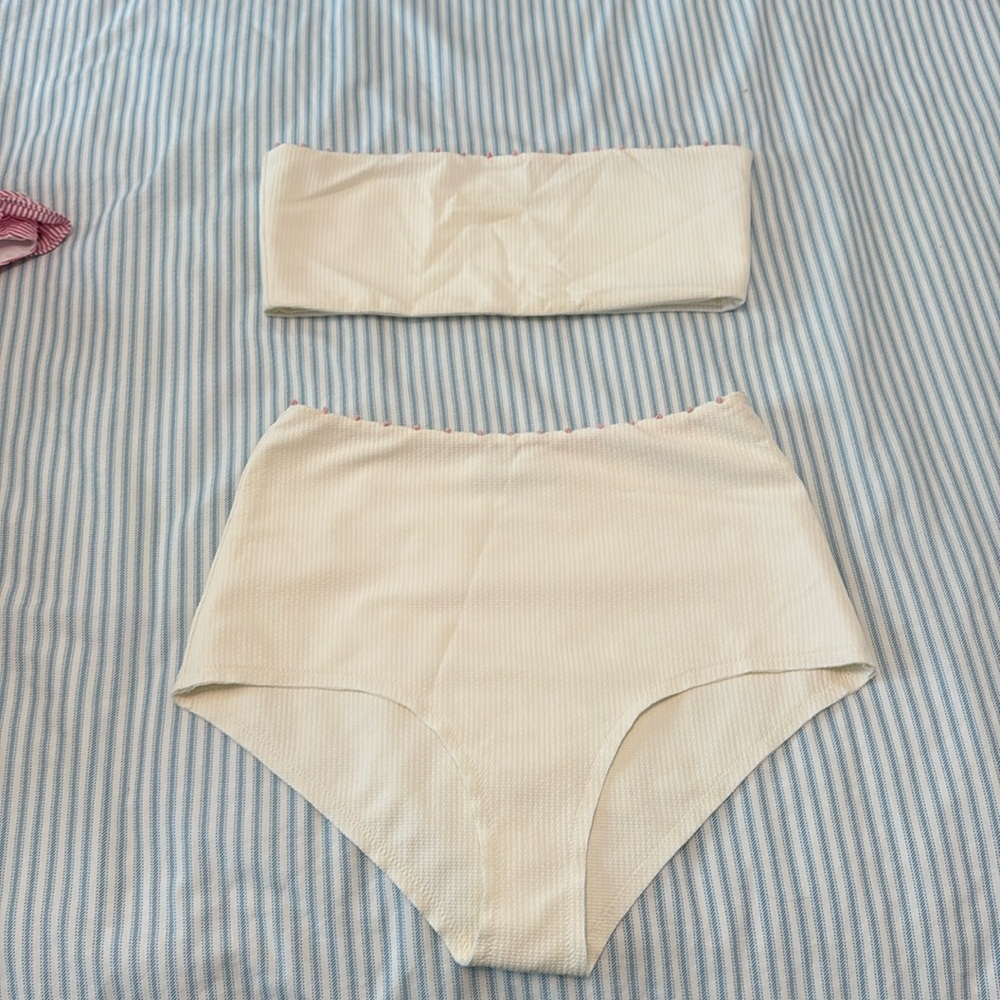 Marysia bikini high rise small bottom and medium top